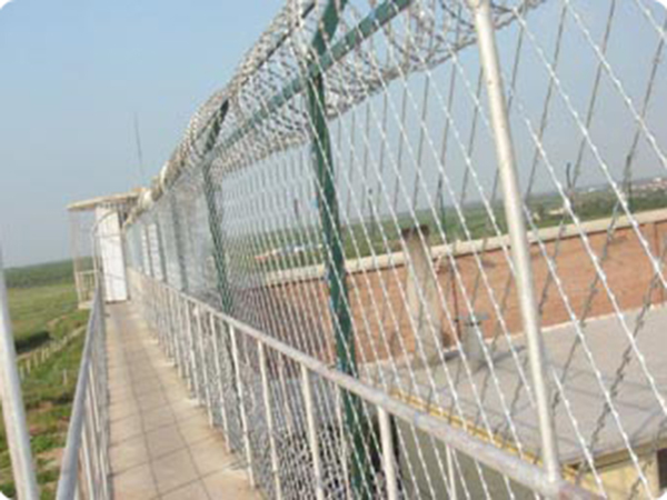 監(jiān)獄防護(hù)欄圖片4