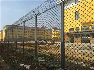 延吉世紀(jì)花園小區(qū)防攀爬圍墻護(hù)欄網(wǎng)圖片2