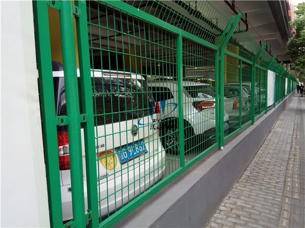 框架護欄網上海嘉定項目工程案例圖片2 框架護欄網上海嘉定項目工程案例圖片2