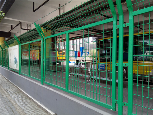 框架護欄網上海嘉定項目工程案例圖片4 框架護欄網上海嘉定項目工程案例圖片4