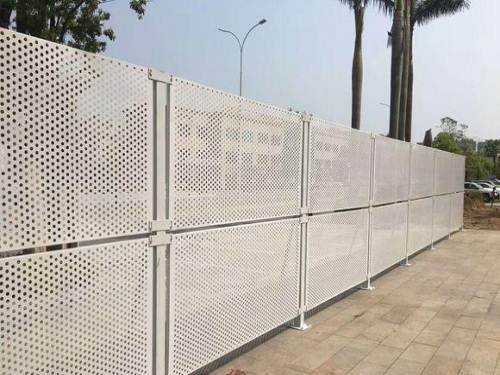 沖孔網(wǎng)護欄圖片5