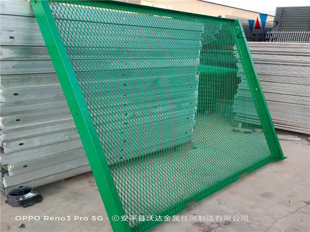 鋼板網護欄圖片4 鋼板網護欄圖片4
