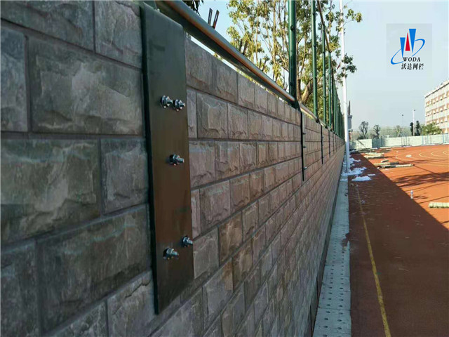 安徽皖西當代運動場圍網工程圖片2 安徽皖西當代運動場圍網工程圖片2