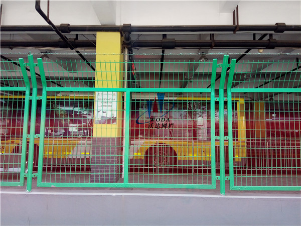 公路護(hù)欄網(wǎng)圖片5 公路護(hù)欄網(wǎng)圖片5