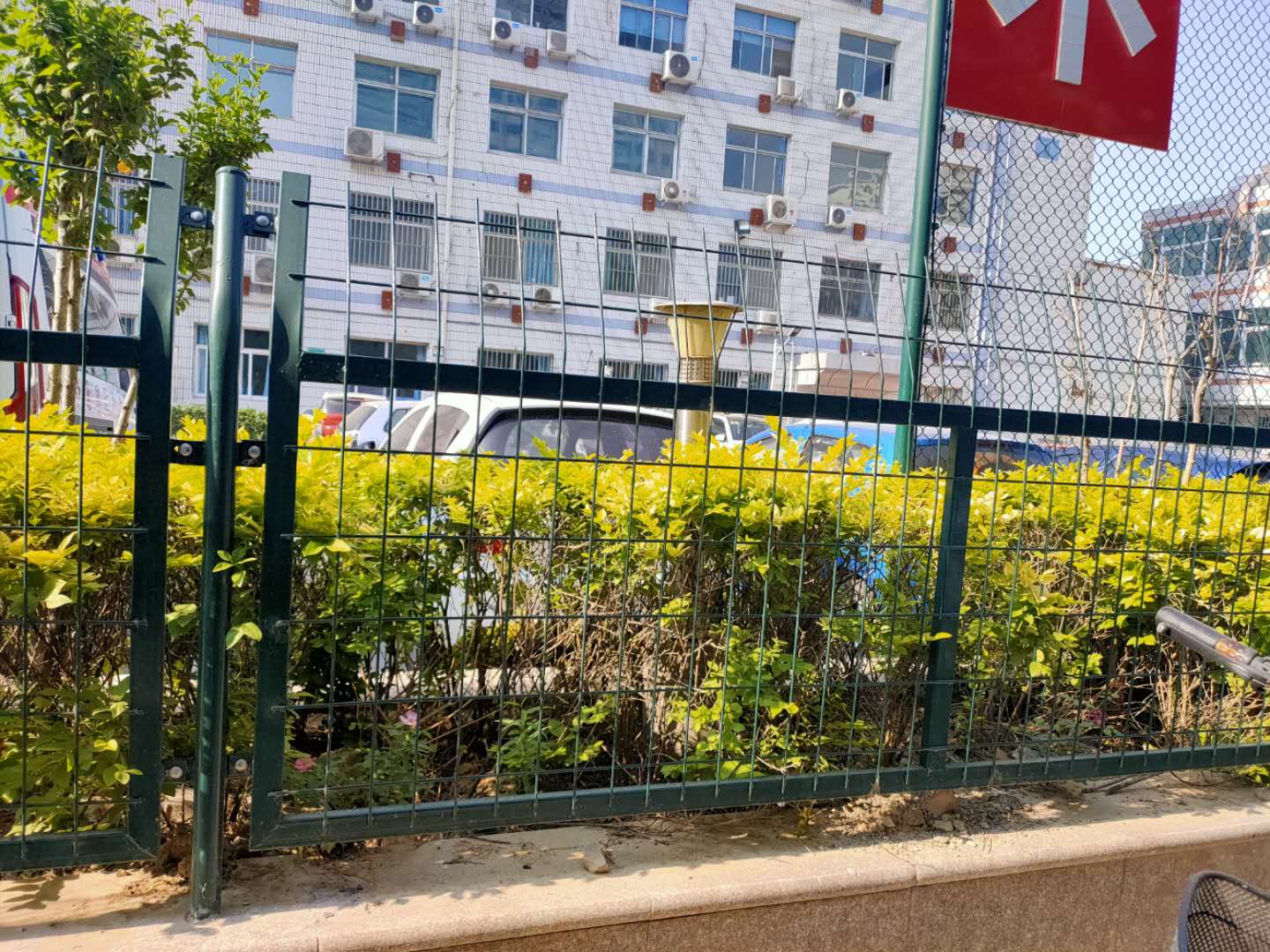 公路護(hù)欄網(wǎng)圖片8 公路護(hù)欄網(wǎng)圖片8