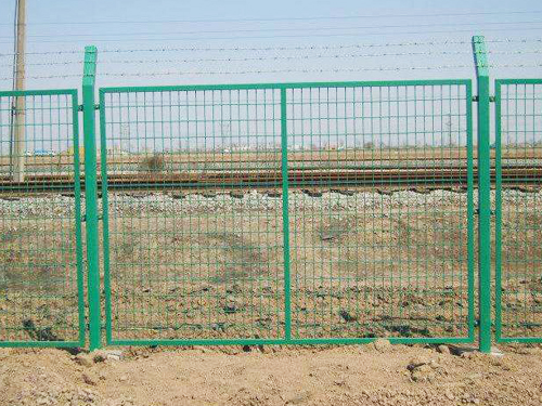 浸塑鐵路防護柵欄 (1).jpg